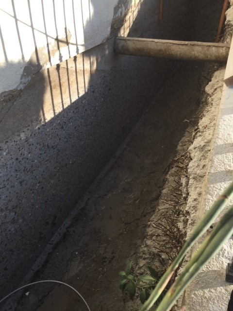 Applying foundation waterproofing